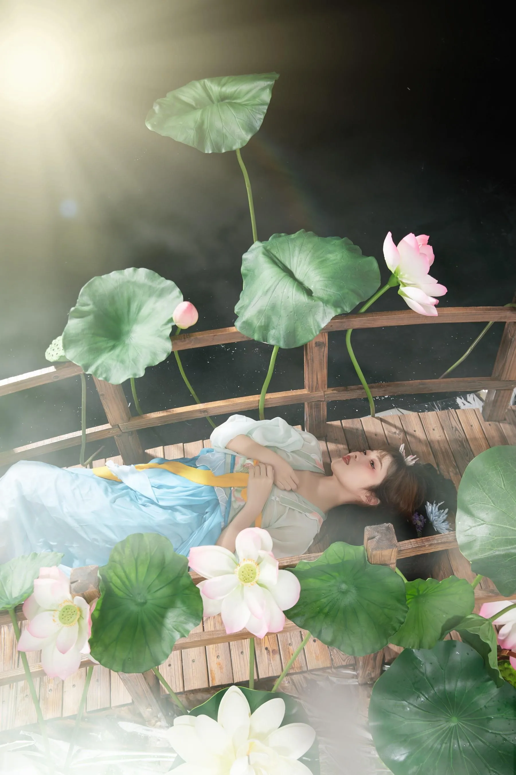 [YITUYU艺图语]2022.09.23 荷塘月色 小薇人儿 [40P]插图1